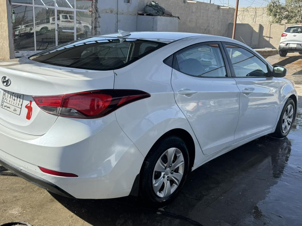 السلام عليكم 
النترا امريكي 2016 
بيها مكانات صبغ صفحه السائق بدون دواخل نهائيا 
السعر 112 وبيها مجال بسيط 
***********
