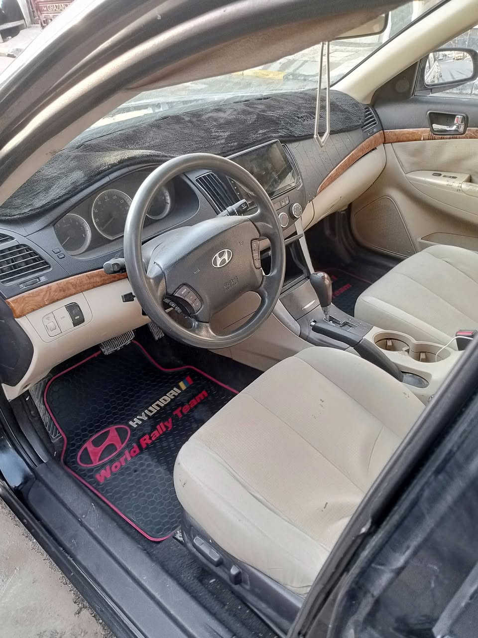 السلام عليكم سوناتا موديل 2009 وارد أمريكي 2400gdi رقم بغداد باسمي الجاملغ الامامي عكس السايق مبدل ما واصله الغد مصبوغة عام اثر جراد العنوان بغداد السعر 105 وبيها مجال رقم الهاتف:***********
