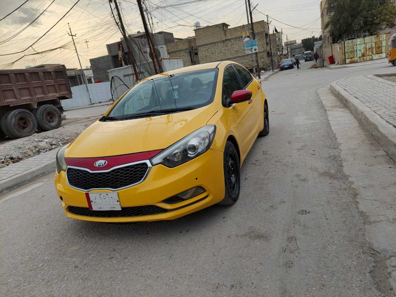 سلام عليكم كيا فورتي موديل 2014امريكي حادثها باب السائق بدون دواخل سياره جاهزه وجديده تخم تاير جديد مكينه 1800دوش مكينه وكير جديده مامفتوح تبريد شغال صدر خلفي وامامي جديد كير ايتي مكان السياره بغداد  السعر 103وبيها مجال اتصال عل رقم ***********
