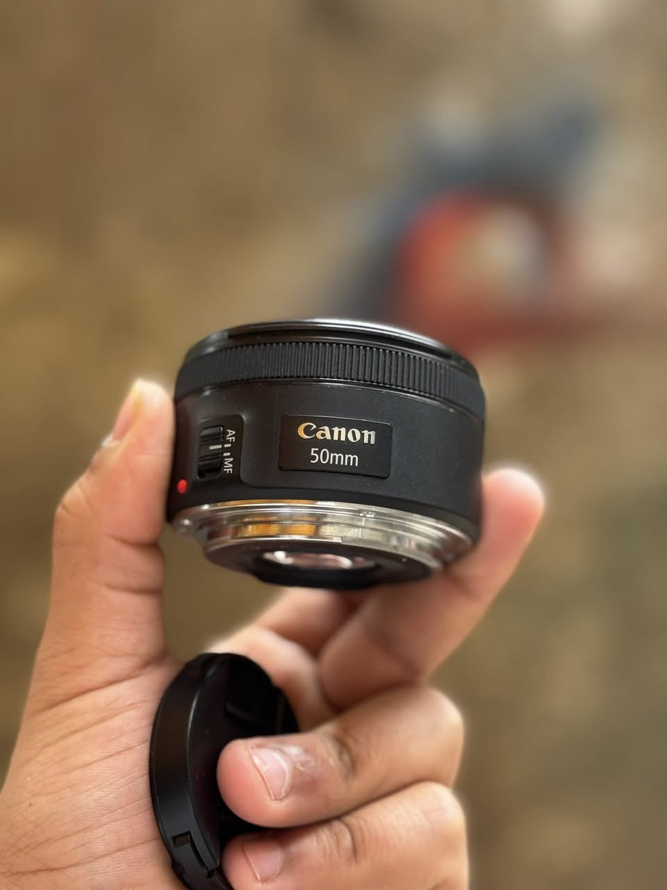 عدسه كانون 50 mm نضيفه للبيع مكاني بغداد الحرية ***********
