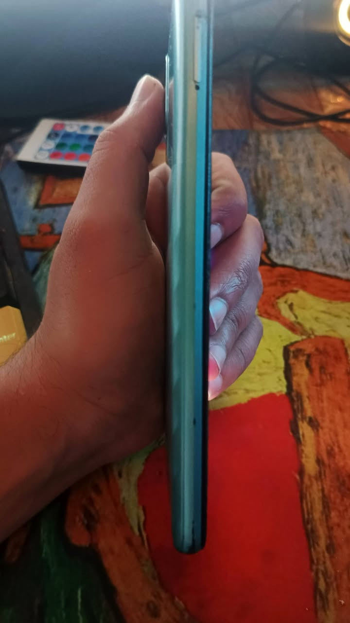 اسلام عليكم موبايل ريدمي نضيف شحن تصال ويشغل بيجي40فريم كامره شحن تايف سي مكاني بغداد لرشاد ***********
