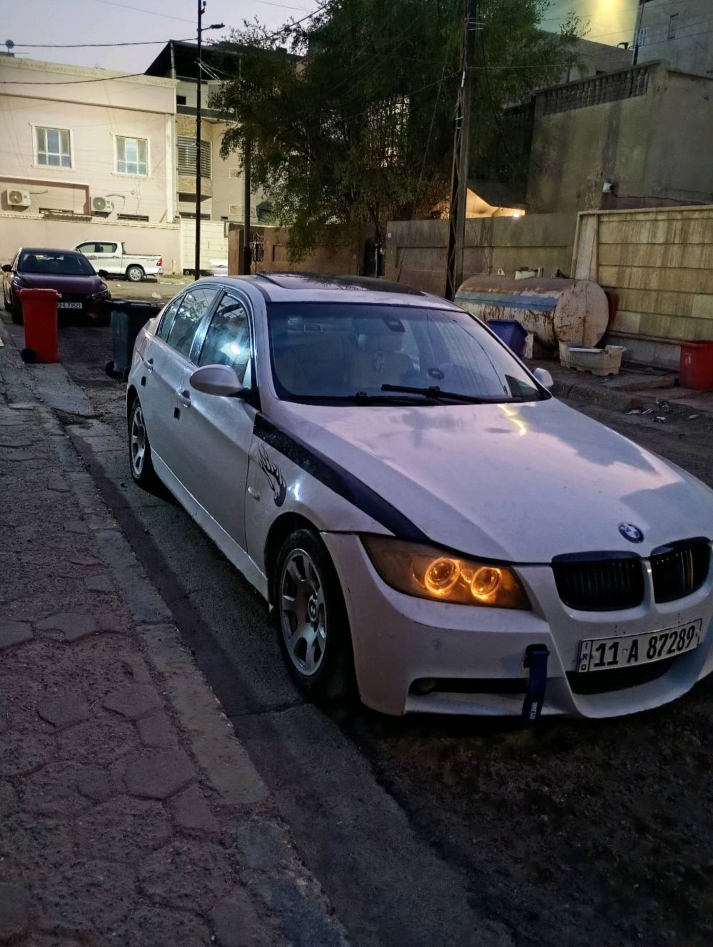 بي ام  E90 للبيع او للمراوس شعندك نزل 
سياره مديل 2006 مكفوله من الكص والنقل والضربات القويه  السياره مكينه 3000 vvt كهربيات شغاله  
سعر 54  مكاني بصره طويسه للستفسار ***********