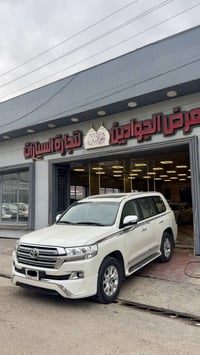 لاندكروز • ٢٠١٨ • رقم بغداد