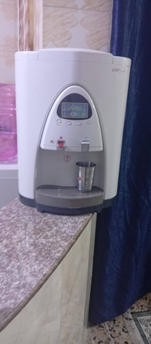 السلام عليكم براد ودوشك مترتين ولعرض متره وستين ولبراد شغال بس محتاجله فلاتر ماي حار  وتصفيه اثنينهن 225 العنوان بغداد الحسينيه الرقم ***********
