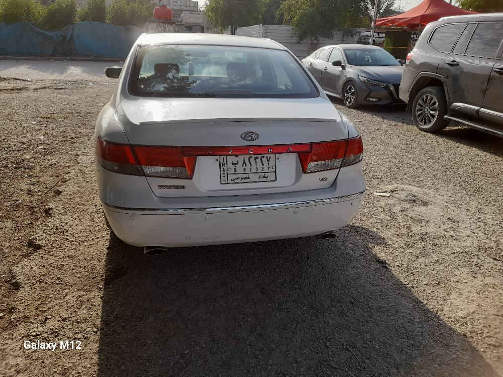 السلام عليكم 
هونداي ازيرا ٢٠٠٩ السياره جهازه من كلشي تبريد تدفئه مري شفط تخم تاير حدادية خير من الله السياره نظيفة مال بيت العنوان بغداد *********** بغداد, العراق
