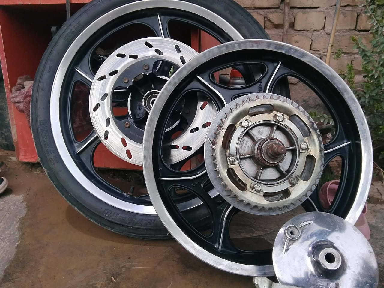 سلام عليكم جنايه
اوياله ل2001 ايطالي 
نضافه 100/100
 سعر 300 وبيهن مجال 
لعنوان وسط 
***********
