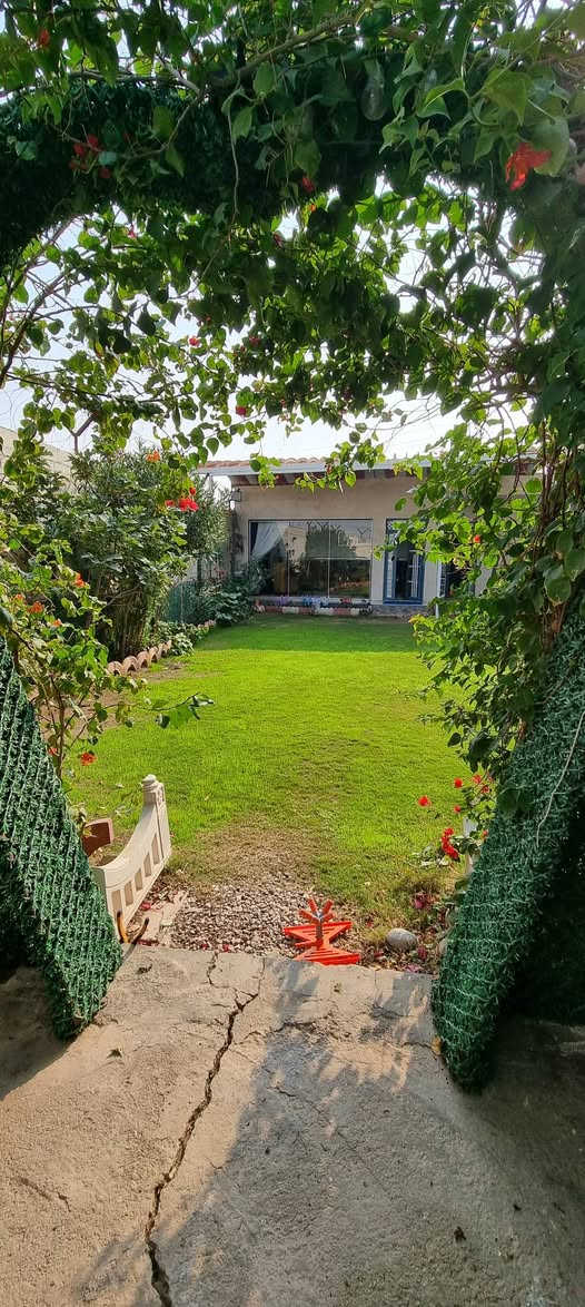 السلام عليكم 
دار للبيع المساحة ٤٤٠ متر 
وجهين
وجه يصلح تجاري والظهر سكن 
 وجه على الاربع سايدات 
 قريب السيطرة  مقابيل حي القصور 
والوجه الثاني على شارع سكني 
طابو زراعي ٢٥ قرار قاضي 
السعر اتصل على الارقام التالية 
***********
