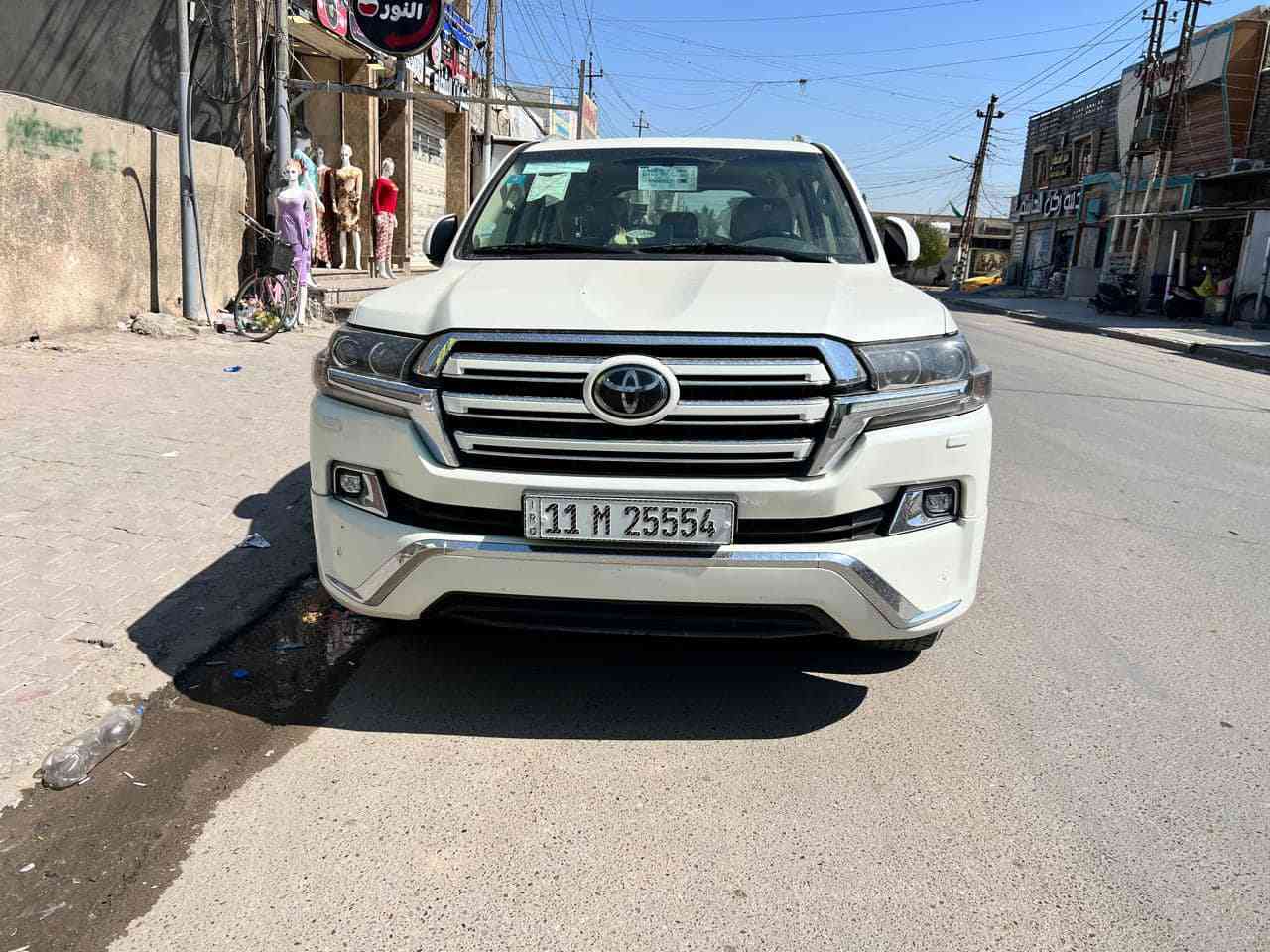 لاندكروز  2018 جكساره GXR باب اول 
 وايت ادشن رقم بغداد مميز
 بيه باب السائق صبغ و بيها مكانين تعديل بارد
السونار موجود بل صور
سياره جاهزه بدون اي نقص حداديه مكينه كير كلها جاهزه 
رقم بغداد مميز 
السعر 440  ورقة
مكانها بغداد الاعلام

رقم صاحب سيارة ***********
