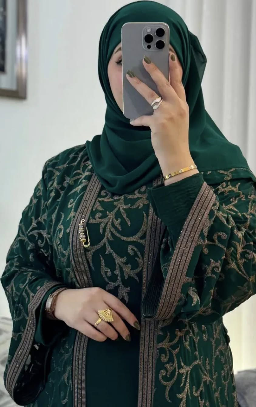 عندي هذا البشت + فستان + شال 
يلبس قياس من l الى xxl وبي حزام للفستان الداخلي يتخصر وحزام بالبشت لونة زيتوني 
جديد غير ملبوس ❌
سعر الشراء ٧٥ سعر البيع ٥٥ الف


**إذا كنت صاحب هذا الإعلان وتريد حذفه لأي سبب، رجاءا أرسل رسالة إلى الدعم الفني**