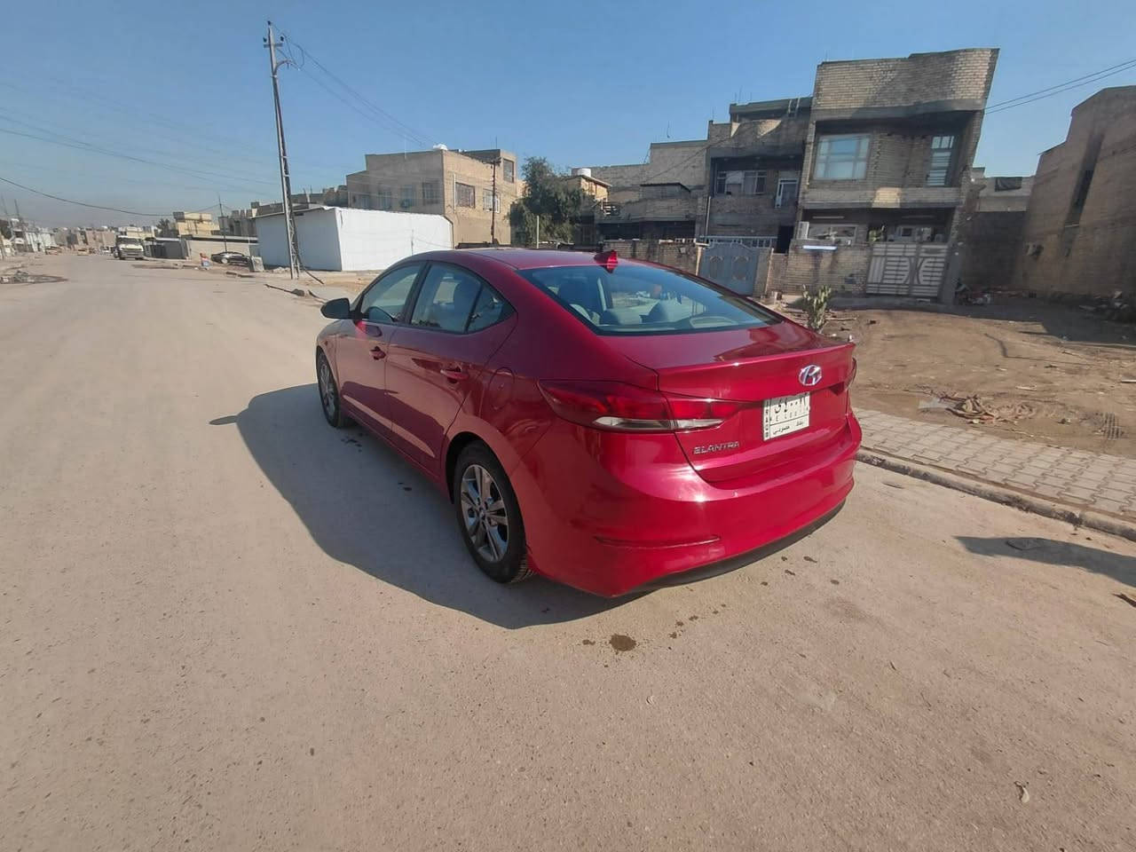 سلام عليكم عندي الانتره موديل 2018وراد أمريكي أحدثها خشم البنيد والجاملغ وبيها هنا بل عراق طخه بين الباب وجاملغ الخلفي عكس السائق الخلفي كير مكينه مكفولات مكينه 2000دوش كير ايتي تخم تاير صدر خلفي أمامي كله جديد تبريد شغال السياره ماشيه 127سياره جديدة وجاهزه مكان السياره بغداد السعر120وبيها مجال ***********
