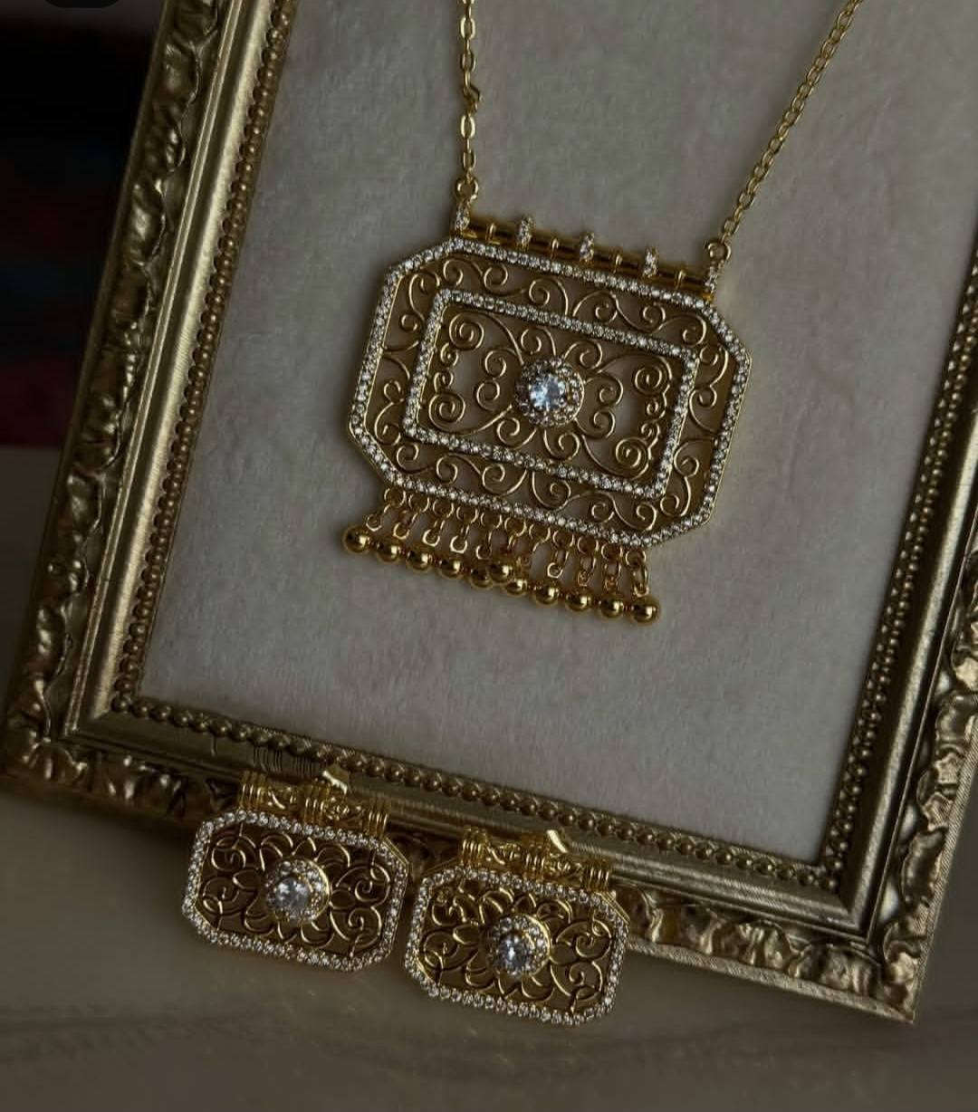 محتارة بإكسسوارات العيد🤔
 مجهزيلچ طقم القلادة والتراجي ✨
إذا تحبين الأناقة والبساطة بنفس الوقت
هذا الطقم راح يعطي إطلالتك لمسة فخامة مميزة 🤍
تصميم ناعم يليق بكل المناسبات
ومثالي كهدية لشخص تحبيه 🎁
ملاحظة 🔥🔥🔥🔥🔥عند شرائك قطعتين تحصلين على توصيل مجاني 🔥🔥🔥
للطلب راسلونا دايركت 📩
تريدين تشوفين كل شي مميز وجديد تلكيه بصفحتنا عالانستا https://www.instagram.com/loly_accessories6?igsh=MTBwdHNwOHZxem9jZA==


**إذا كنت صاحب هذا الإعلان وتريد حذفه لأي سبب، رجاءا أرسل رسالة إلى الدعم الفني**