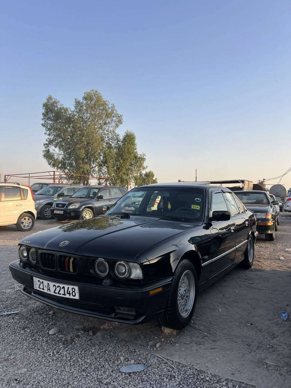 بیئێم 520iبۆ فرۆشتن سەیارەکە مۆدیل 1990مەکینە520i گێر حادی سەیارەکە سبوغ حامە بۆ جوانی پێشو پشت کەپس  بی لێدرانە تازە سبوغ حام کراوەتەوە سەیارەکە ناو فۆرمیکە کوشن جلد پێش گەورە لایت ئەلقە دیجیتەڵە جوار تاخم تایەو ویل نوی تازە گۆراوە یەحنی سەیارەکە دیناری مەسروف نیە بەشەڕتی وکالەو تحویل رەقمو شتی تازە نوی کراوەتە هەتا2028 نویکڕاوەتەوە سحریشی 48مەجالێکی برایانە  رقم ***********      *********** أربيل, العراق

