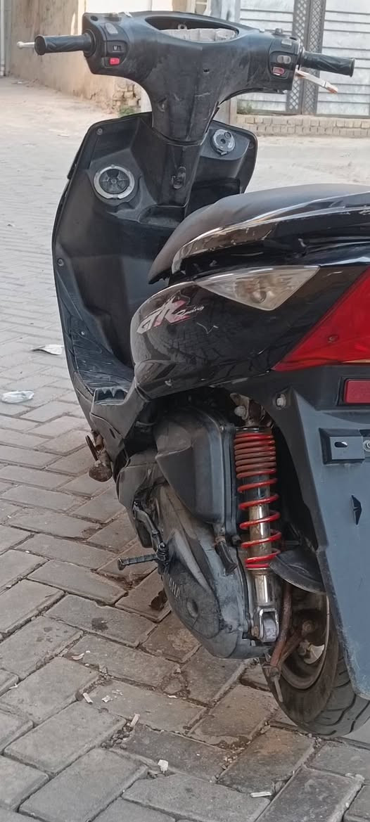 سلام عليكم دراجه ثعلب جي تي ار مراوس بسكنس فحل او نثيه نضيفه
ثعلب دراجه بلادي كفراتها بلادي دراجه نضيفه نقصهه فقط عداد سلف نكره  هندر شغاله 
مكان بغداد مدينه الصدر ***********
