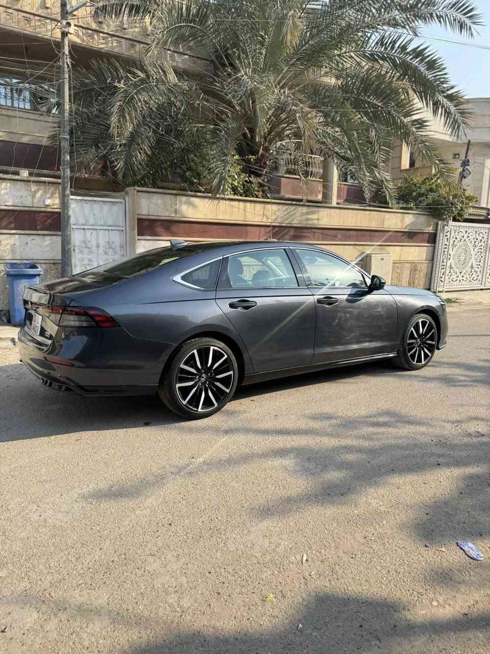 هوندا اكورد تورنك 2023 اعلى فئه بل هوندا فول للاخير مواصفاتها معروفه محاجه اذكرها ماشيه 35 الف كيلو متر فقط 

 الحادث مال مزاد جاملغ وباب طخه بسيطه ومن امريكه طلع بيها جاملغ وباب خفيفات يعني لا دواخل لا لغود كله سليم حادثها كلش خفيف وحلو ايرباكات مصلحه فقط

السياره مصلحه للاخير درجه اوله اي نقص مبيها صرفت عليها 30 ورقه كله اصلي شديت 

صور الحادث مال مزاد مرفقه 

للاستفسار ***********
