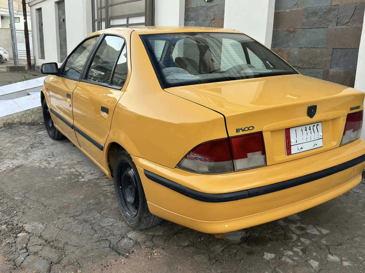 السلام عليكم سمند موديل 2011  سياره جاهزه ونضيفه كلش   صفاح موس  كهربايات كلها شغاله سماعات  كلها شغاله سنتر الوك تبريد تدفئه كله شغلله مكينه بيها جبن طاكه. والسياره صار بيها حادث قبل فتره وتبدلن جاملغات وبنيد. وبيها تصليح بلشواصي كد ٤ اصابع   البيع او امراوس ابسايبه نضيفه  سعرها ٢٧. رقمها بابل تحويل ثاني يوم ورقم مميز. مكاني حله ابو غرق  رقمي ***********
