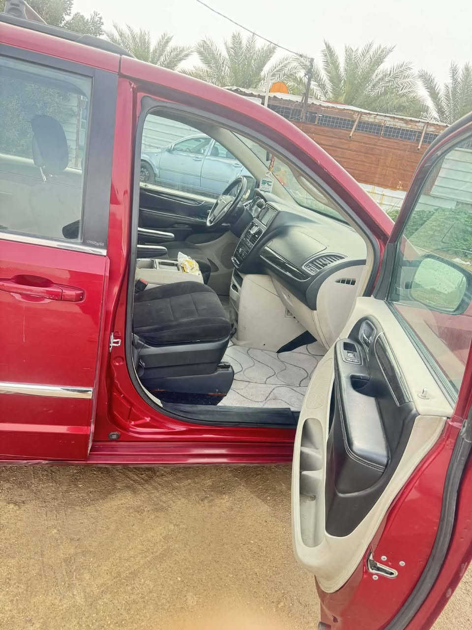 كلايلسر موديل ٢٠١١ بدون حادث ولا صبغ باب كهرباء السعر ١٢٥ وبيه مجال ***********
