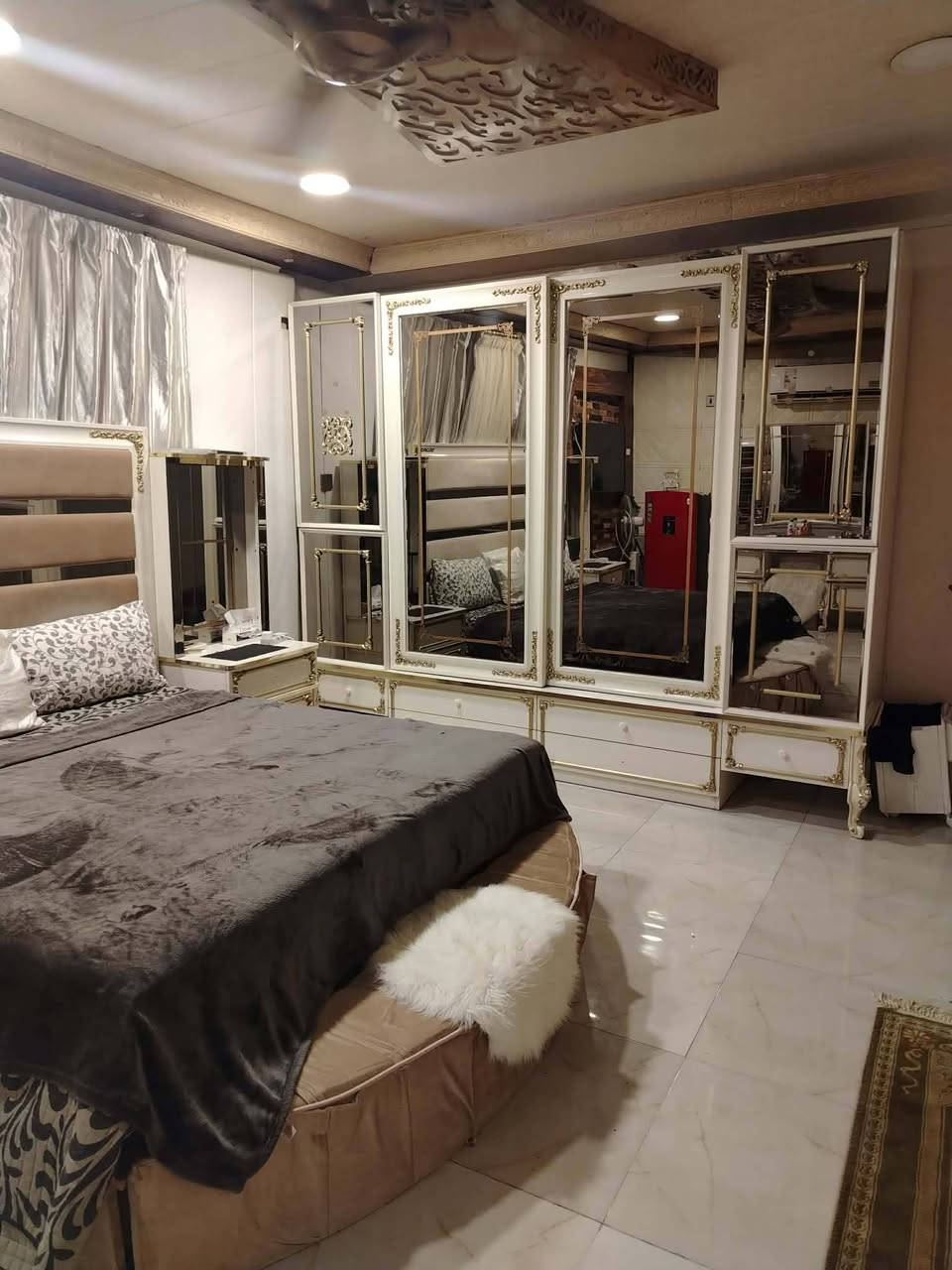 السعر 800 وبها مجال
@إشارة


**إذا كنت صاحب هذا الإعلان وتريد حذفه لأي سبب، رجاءا أرسل رسالة إلى الدعم الفني**