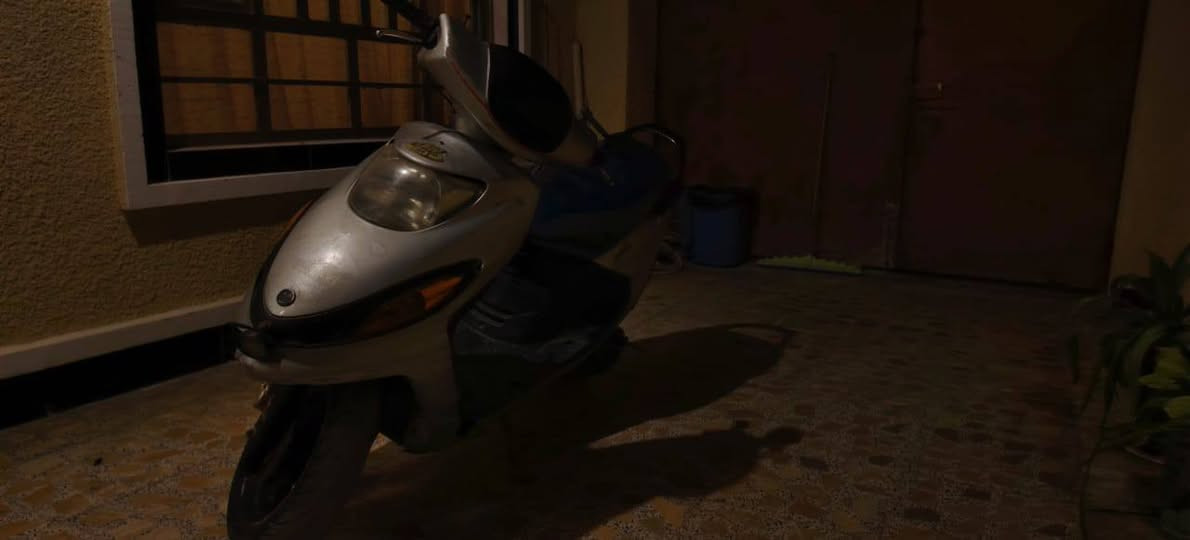 سلام عليكم دراجة دولفين للبيع بدون اوراق شغالة كلشي مابيها السعر 250 وبيها مجال مكاني ديالى منصورية الشط قبل سيطرة الغالبية رقم الهاتف ***********
