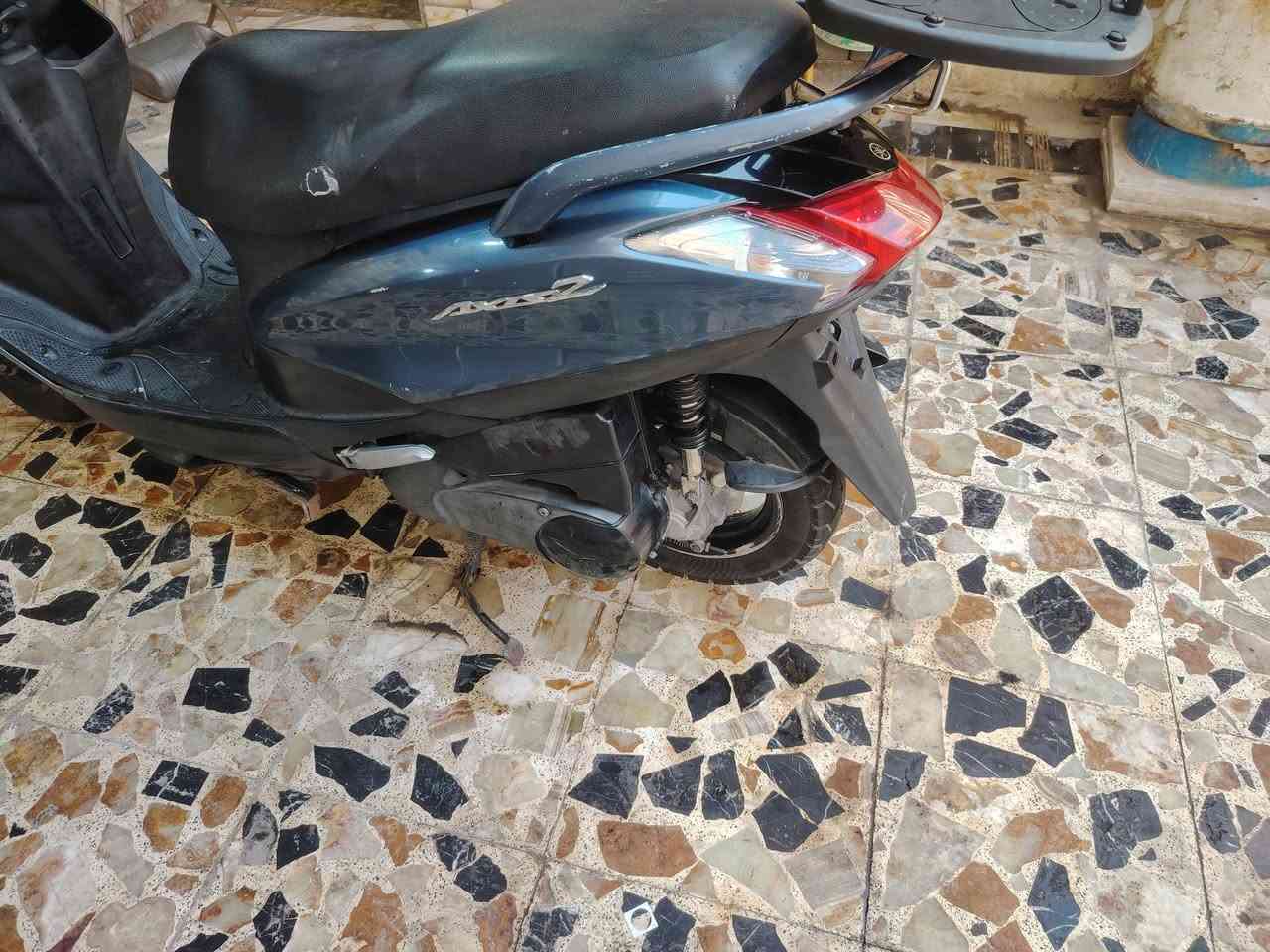 لبيع دراجة كزز حديث الياباني قبق نفق نضافتة 80٪ سعرها ٨٥٠الف العراقي شراي يخابر خادم ***********
