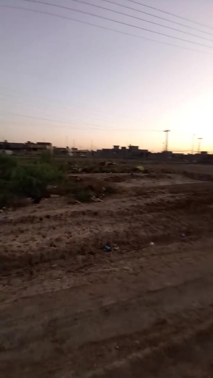 قطع ارض طابو زراعي مساحه 200متر وجه عشرة امتار أو نزال عشرين متر شارع 12 متر كهربأ ماء متوفر خدمات يمه السعر 12 مليون أو بيه مجال للستفسار اتصال ***********
