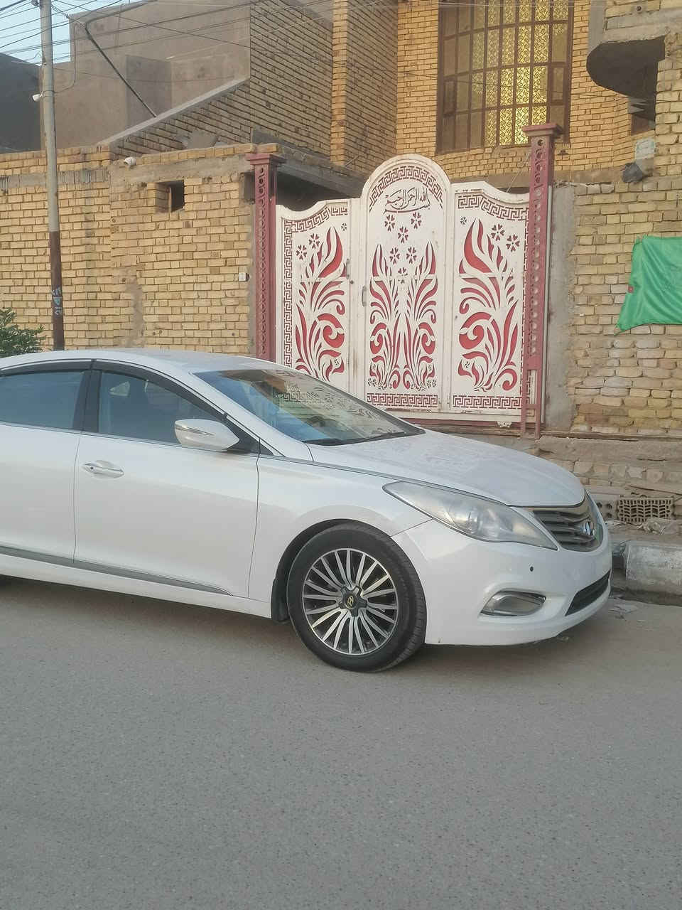 السلام عليكم
ازيرا موديل 2013
خليجي
كفالة عامة
مكينة وگير جاهزات
تبريد شغال
بصمة
كشنات كهرباء
كشنات جلد
كهربائيات كلها شغاله 
رقم بصرة انكليزي جديد
بأسمي السيارة
مكانها الناصرية مركز
للاستفسار ***********
السعر ١٢٠ وبيها مجال للشراي
