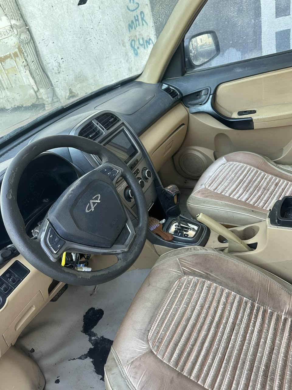 السلام عليكم تيكو مديل 2013 رقم بصره مكفوله من الضربة والصبغ بس بيه مكانات خياس تبريد ثلج صدر جديد￼ الكهربيات كله شغال محرك مجفت كير جديد 
سنويه نافذه 2018  سعر ( 35) وبيه مجال مكان البصره القبله 
 رقم *********** واتس
