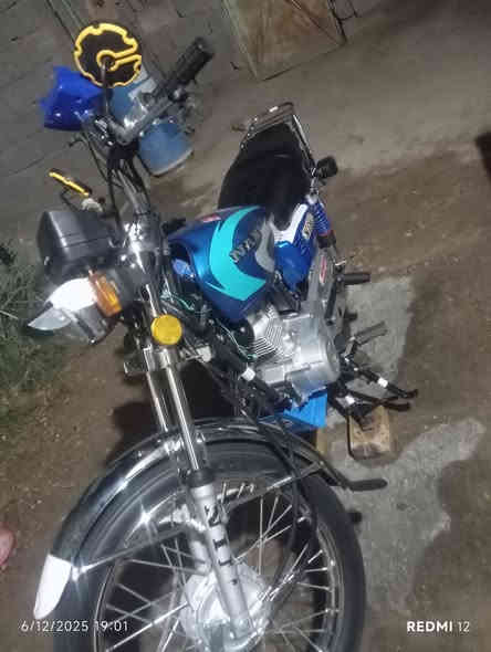 سلام عليكم دراجه نضافه فول احله من صوره دراجه مامتعوبه موديل23 نامه امتياز اوراق مكاني كوت قضاء الموفقيه مكينته مكفوله كفاله عامه *********** سعرهه 1300وبيه مجال
