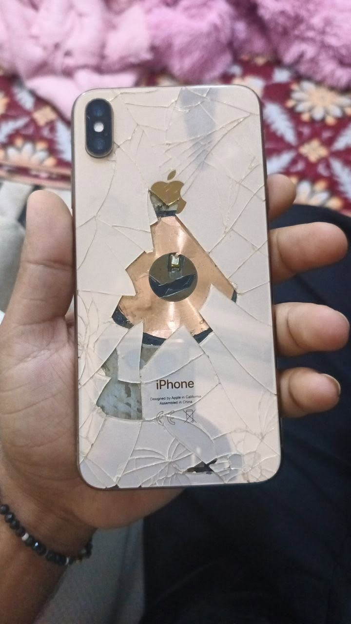 سلام عليكم  اكس ماكس مبدل بطاريه وشاشا مراوس بجهاز هونر ونطي فرق اهم شي بغداد تواصل ***********
