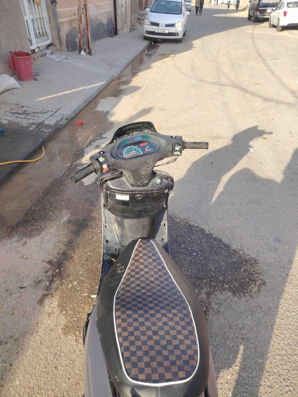 دراجه فراشه للبيع مابيه كلشي محرك ممفتوح سعره 400 وبيه مجال تواصل *********** مكاني نجف حي الميلاد
