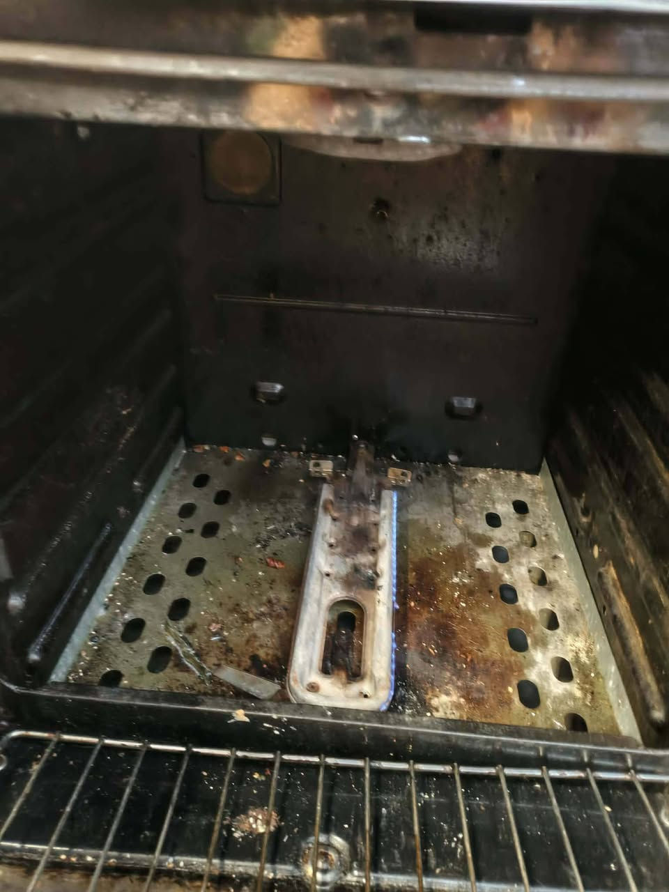 طباخ شغال شرط على فحص بس يحتاجه تنضيف. 55بغداد 
العنده أغراض غرفه نوم انشرهن وعلبيع إلي نسبه بسيطه يتفضل خاص 
تابعني ليصلك كل جديد


**إذا كنت صاحب هذا الإعلان وتريد حذفه لأي سبب، رجاءا أرسل رسالة إلى الدعم الفني**