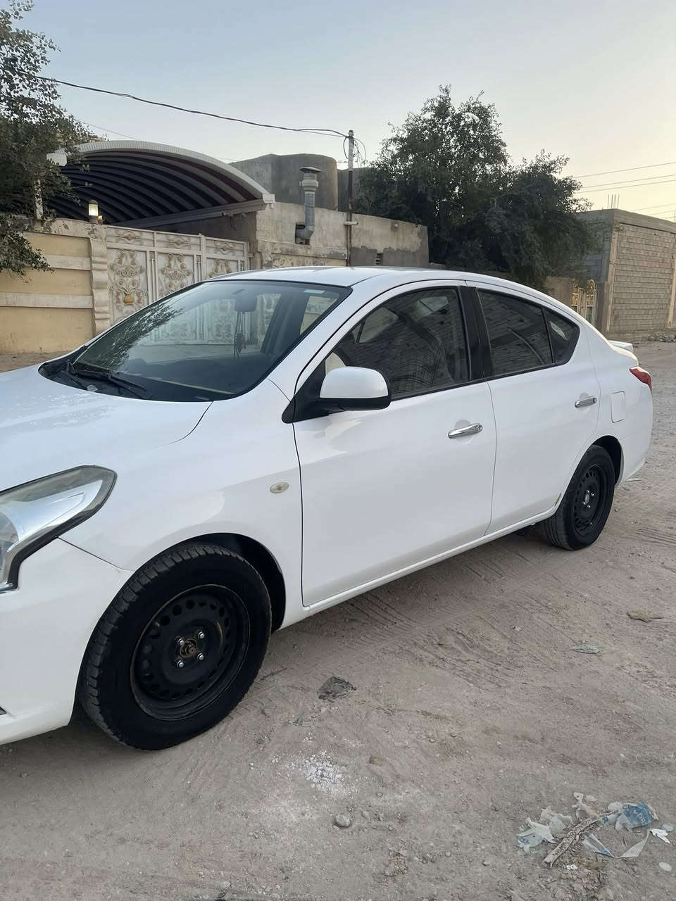 السلام وعليكم
نسيان صني 
مديل 2021 
ماشيه 186 ألف 
سنويه بشهر 6 تنتهي 
وسياره نضيفه 
وبيه بارد يم الجنطه 
السعر 105 بيه مجال لشراي 
ورقم ***********
البصره - سفوان
