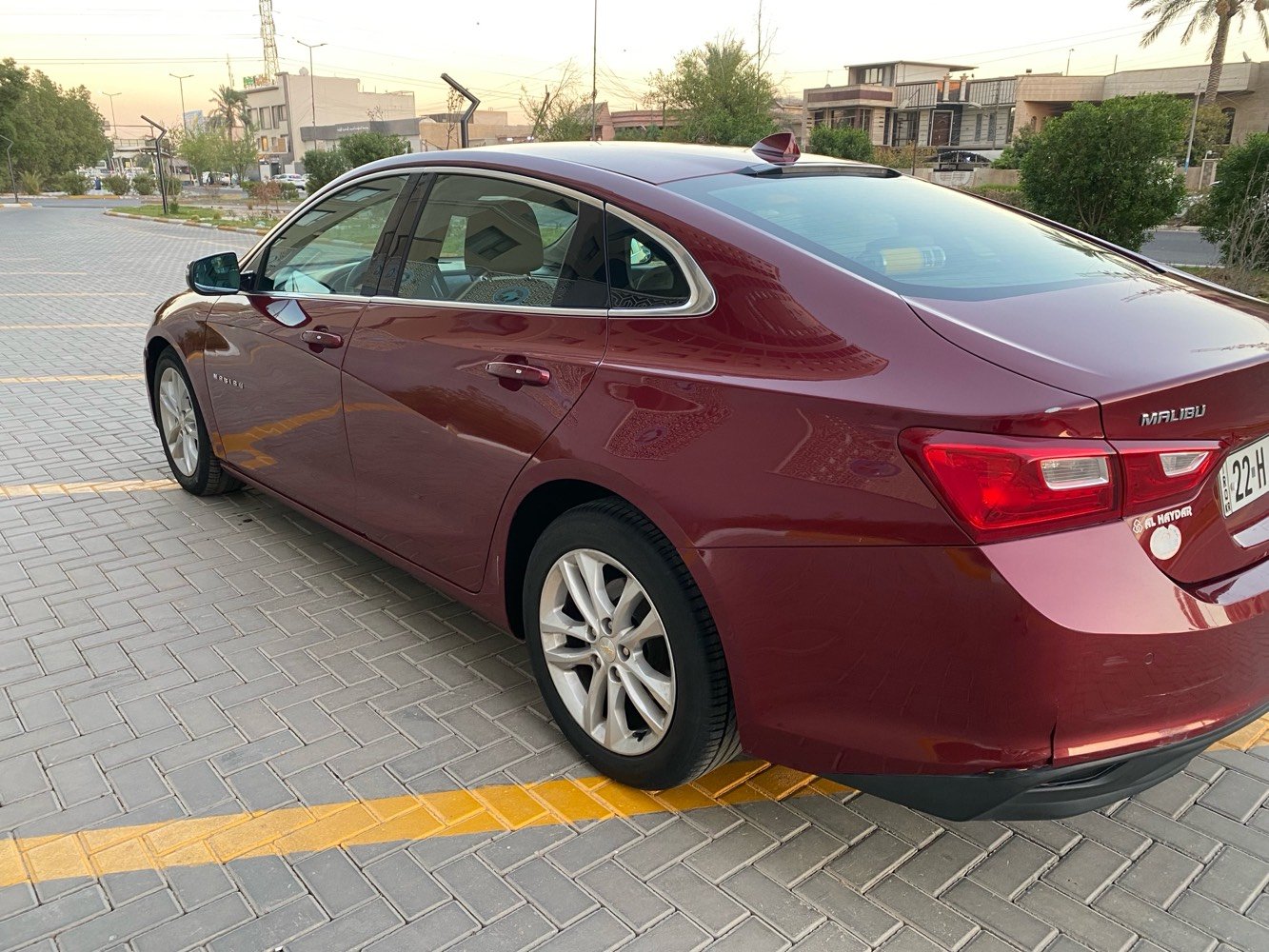 ماليبو LT  2018  خليجي مكفول
محرك 2500 (4 سلندر) تنفس طبيعي
كير ATF المرغوب 8 نمر 
6 بصمات (تشغيل/ باب / جنطة)
سايد بريك بصمة
تحكمات ستيرن
نظام ABS
مانع انزلاق
شاشة اعطال
تبريد قطعتين امامي خلفي 
حساسات خلفية 
كار بلي
منفذ USP
السيارة مكفولة (كير / محرك / شاصي / لغد / حالوب / صبغ / راديترات)
ماشية 128 الف ميل
السيارة بيها بارد بالباب مال السايق موضح بالصور ورصعات خفيفة 
السعر : 116 وبيها مجال 
مكان السيارة بغداد حي العامل
للأستفسار ***********