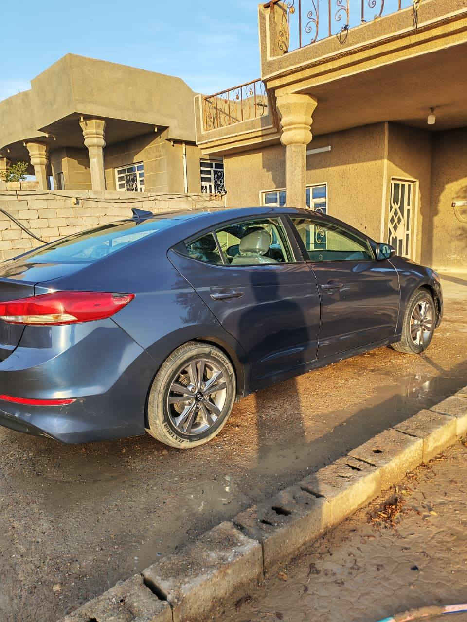 انترا موديل 2018 وارد امريكي رقم الجديد السنوية الى 2030 مكينه 2000 وگير مكفولات وتبريد وصدر خير من الله السيارة نظيفه كل نقص ما بيها السعر 116 وبيها مجال  المكان بغداد تقاطع النهروان ***********7
