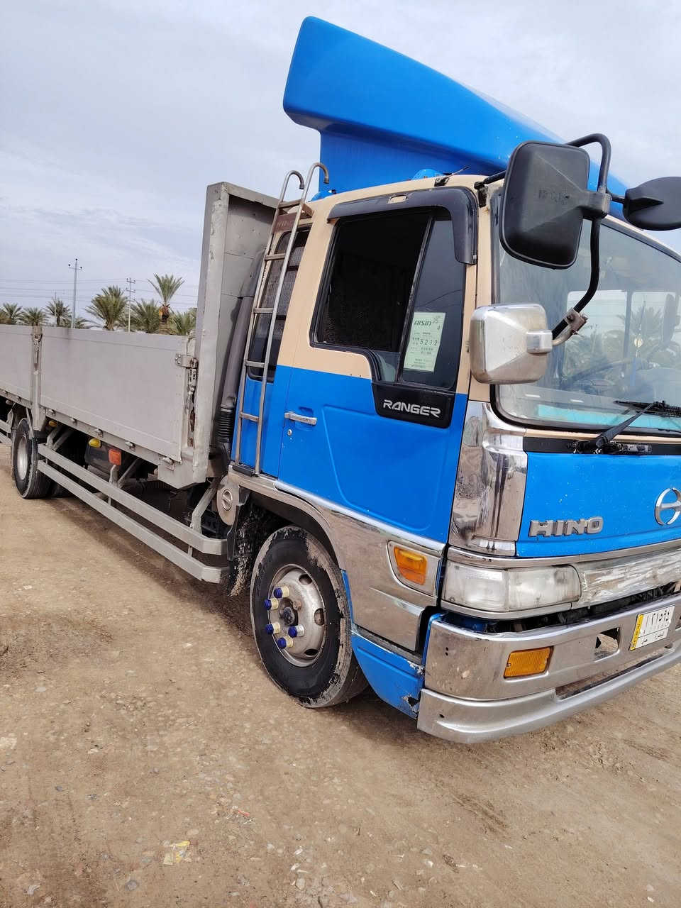 سلام عليكم سياره انكرسته وربع 80  خطين
***********
***********
