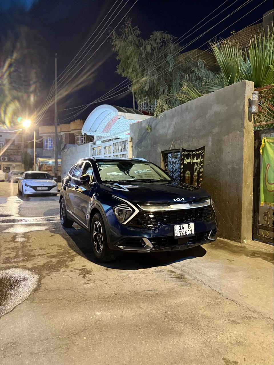 السياره جدا جدا نظيفه وجاهزه وباسمي رقم بصره انا رقمتها بايدي السياره وارد يابان بيها فقط جاملغ ايسر pdr وكلير فقط محركها الفين دوش جاهزه للخير سعر 198 
*********** 
السياره موجوده بمعرض الوادي البصرة, العراق
