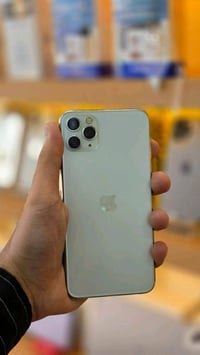 آيفون ١١ برو ماكس • بطارية ٨٦% • الديوانية