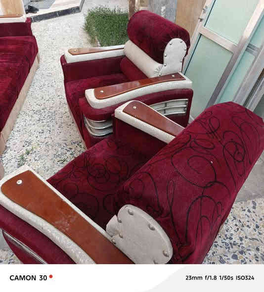 قنفات للبيع جديد مستعمل قليل مشتري الطخم بمليون ونص ٣ كرسي ابو النفر وحده ام ٣ نفرات السعر ٣٢٥
البصره شط العرب  ***********
