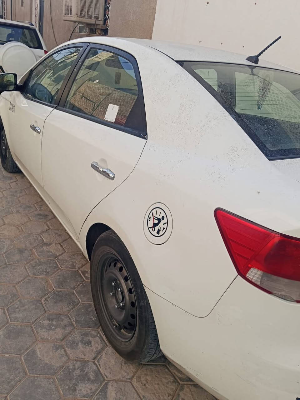 سيارتو مديل 13فول مواصفات جاهزه من كلشي تبريد ثلج فورتي محرك 2000تحكم فتحه العنوان نجف كوفه السعر 78وبيها مجال الشراي يتصل ***********
