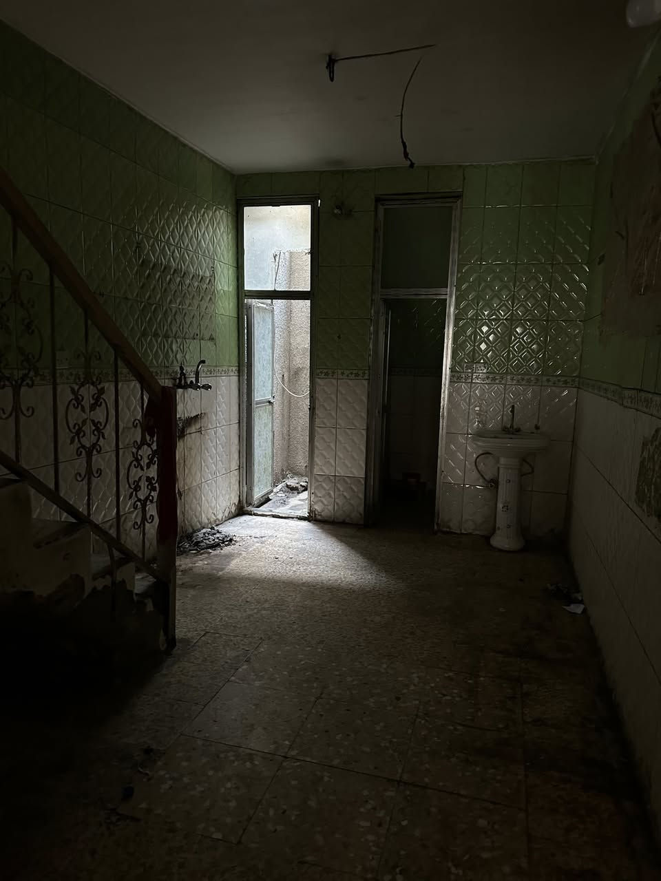 مشتمل للبيع 
واجهة 3وربع
مساحه33متر
يحتوي على استقبال مطبخ خدمات ترك وغرفتين نوم وحده جبيره وحده صغيره 
مكان منطقة الشعب قريب على سوك شلال شارع فدك 
للاستفسار الاتصال على الرقم التالي ***********
او مراجعة مكتب دلاليه العامري سوك شلال بشارع فدك
