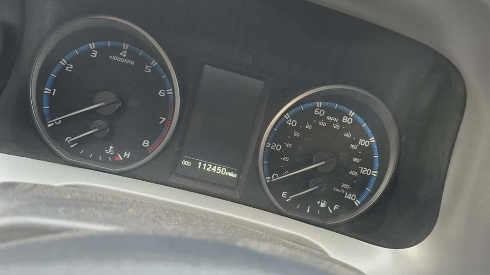 تؤيؤتا راڤ 4  مؤديل 2018 مواصفات Le  سةيارةكة دوو پارچةي بؤياغة بي ناوگرتن بي ئيرباگ پيش و پشت كةپسة  سةيارةكة تايةي نويية بةناوي خؤمة گيرو مةكينة و هـةموو شتي بةشةرت 
0750 485 8947
