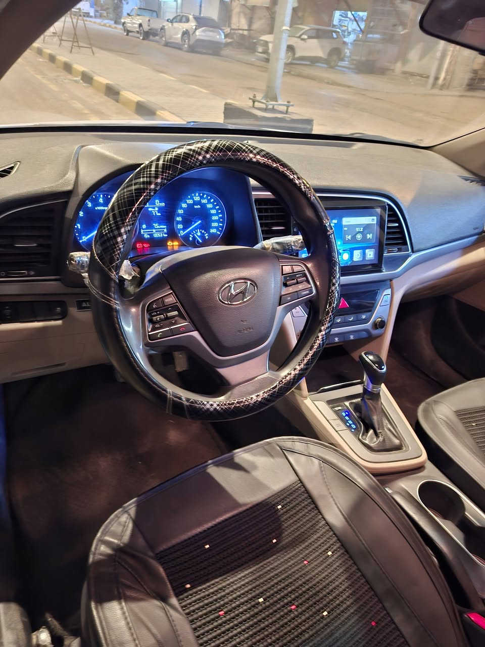 النترا ٢٠١٨ خليجي رقم اربيل السنوية بسمي
عداد 130000 قابلة للزيادة
محرك 2000 دوش
 اربعه دسك 
شاشه وكامرة 
حساسات خلفيه تحكم اسنيرن جهتيتن 
ثلاث انظمة قيادة 
مانع انزلاق 
ويل 16 وحساس اطارات 
تبريد قطعتين 
مكان السيارة / النجف الاشرف
السعر 140 $
رقم الهاتف ***********
