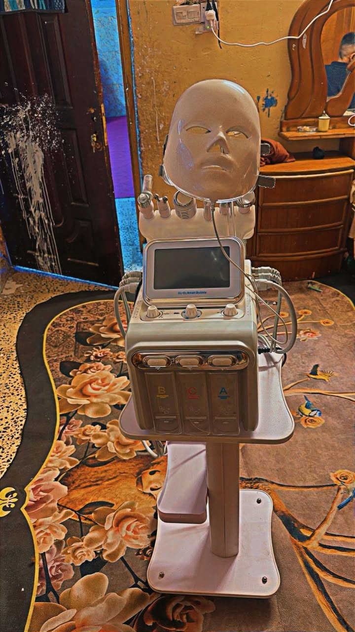 سلام وعليكم
 الى صالونات  رجال ونساء 
جهاز هايدو فيشل ٧ هاندات تنضيف بشره عميق 
 جديد مستخدم شي قليل لبيع  
واتساب ***********
