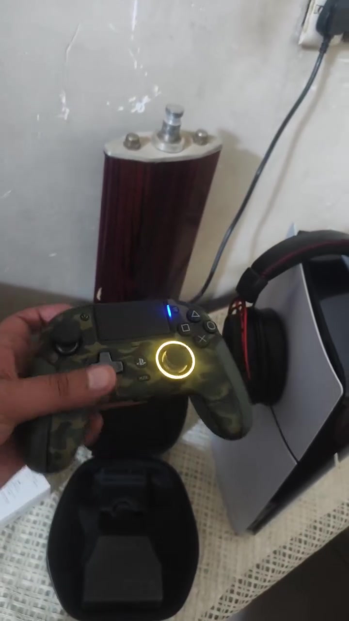 سوني 5 سليم أوربي نظافة وكافة الملحقات 
جوستك nacon revolution pro 5 أحترافي 
سماعة هايبر أكس ألڤا 

السعر 800 الف وبيه مجال 

تواصل *********** 

العنوان ذي قار /الشطرة
