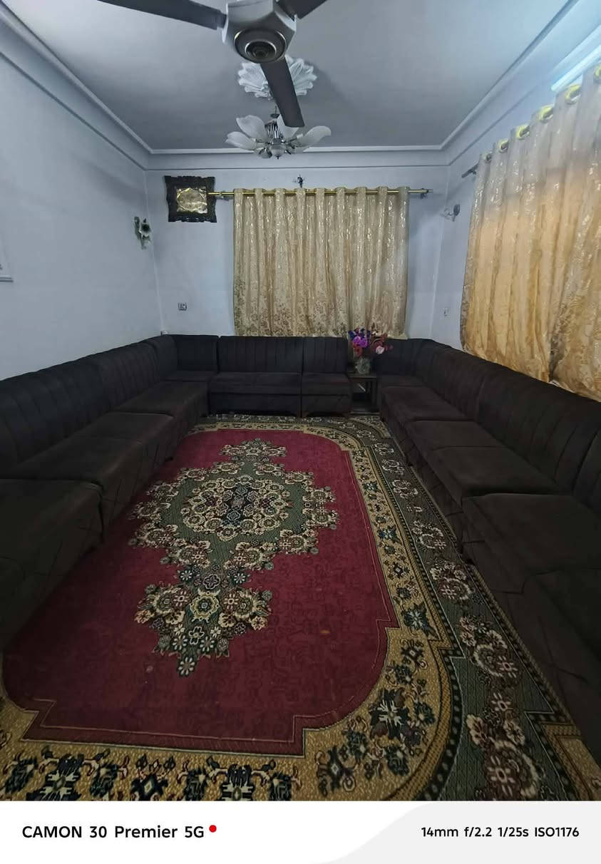 السلام عليكم طخم البيع مرتب 12متر مكان موصل ايسر سعر 400الف بي مجال قليل تواصل ***********
