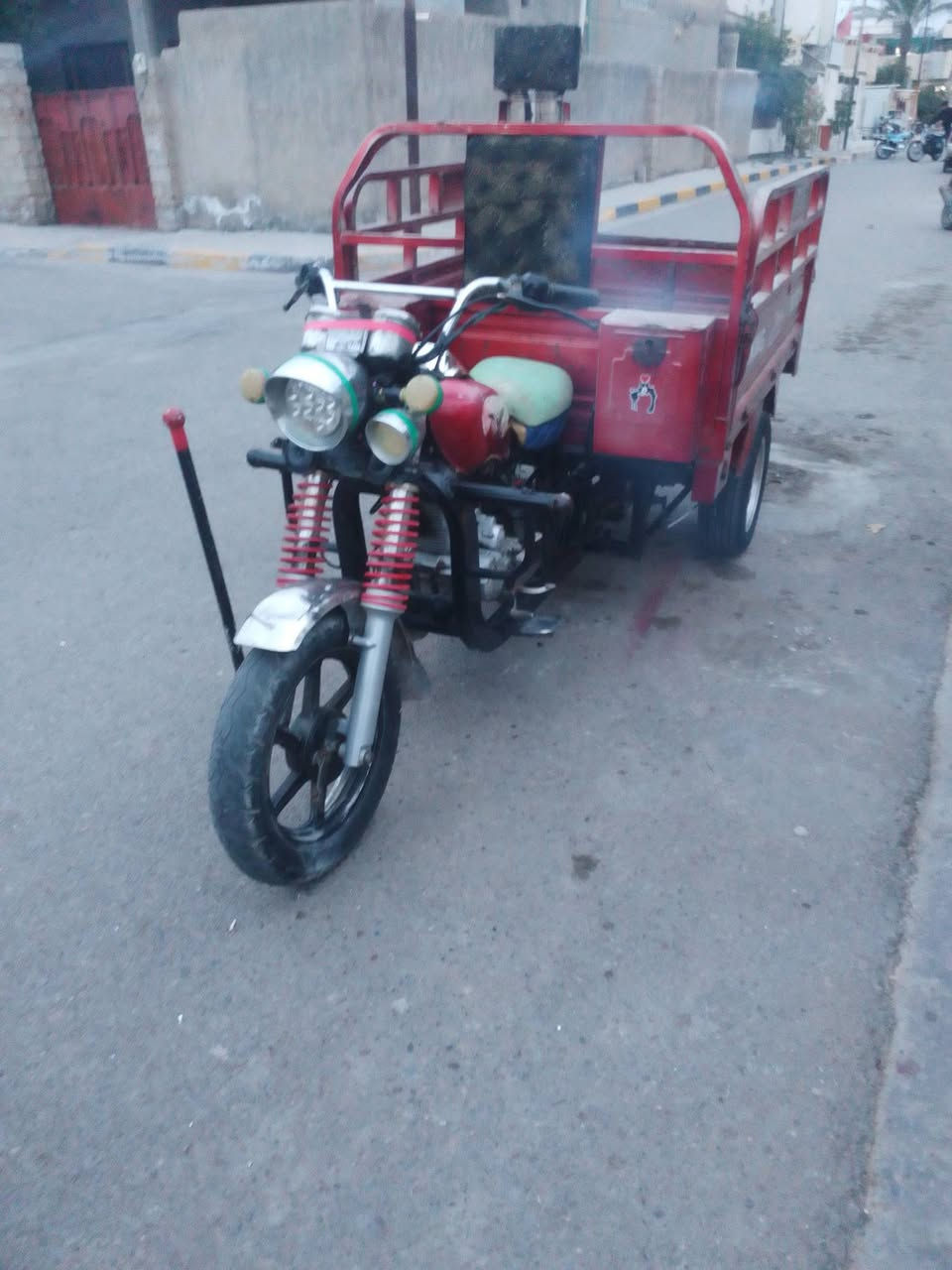 السلام عليكم ورحمة الله وبركاته ستوته لبيع مديل 21 محرك 23 مكفوله كفاله عامه بليته  بيها سعر مناسب اتصال على رقم ***********
