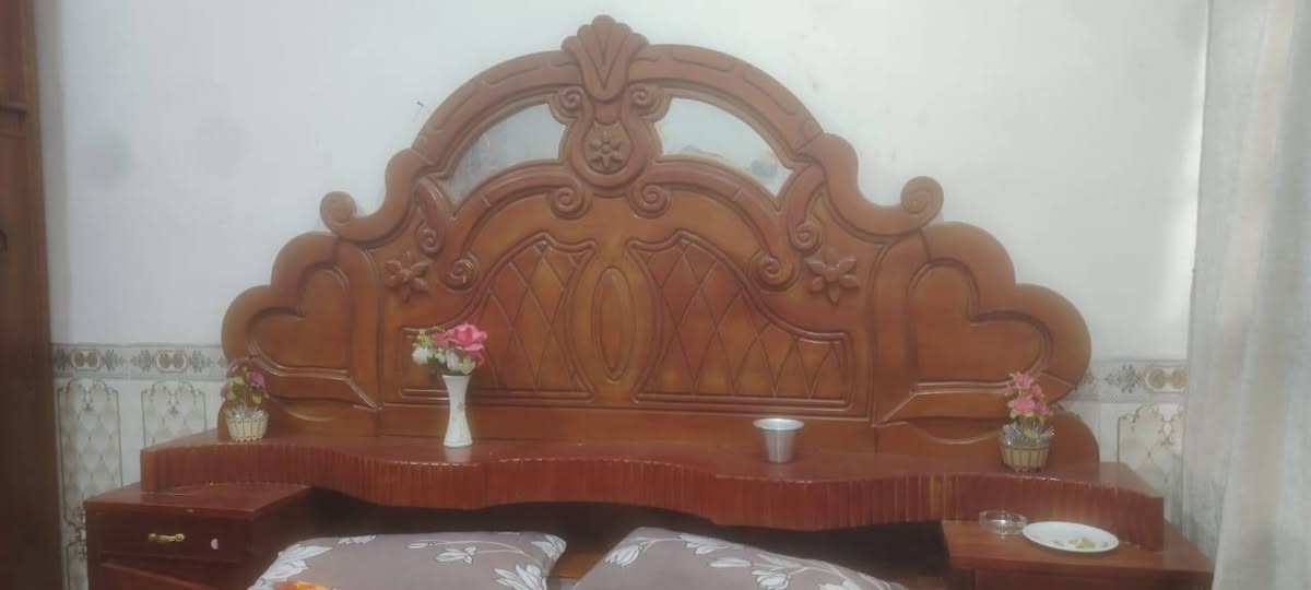 سلام عليكم غرفه صاج عراقي 6 بيبان نضيفه للبيع سعره700 وبيه مجال هاذ رقمي *********** واتساب موجود خاص مفتوح راسلني اتصل وتدلل
