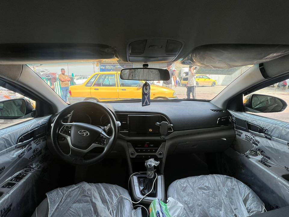 السلام عليكم 
للبيع الانترا 2018 
ماشية 136 
السيارة خير من الله واحلى من الصور السيارة مكفولة من الشاصي لغد محرك كير تبريد كفالة 

والسيارة ليبل واحد الباب معدل نفسة 
وارد امريكي مواصفات عادية 
شادلها كامرة خلفية وشاشة 
رقم اربيل شرط التحويل 
سنوية بأسمي 
السيارة / بغداد/ جسر ديالى القديم 
السعر 130 
للستفسار ***********
