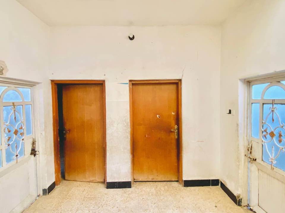 السلام عليكم 
دار 160 متر للايجار يحتوي على غرفتين او صاله او مطبخ وستقبال او صحيات البيت حلو او نضيف بي طارمه جبيره المطبخ يحتوي على كاونتر يبقه بل بيت 
العنوان شارع المطار القديم خلف مدرسه القصواء
***********
