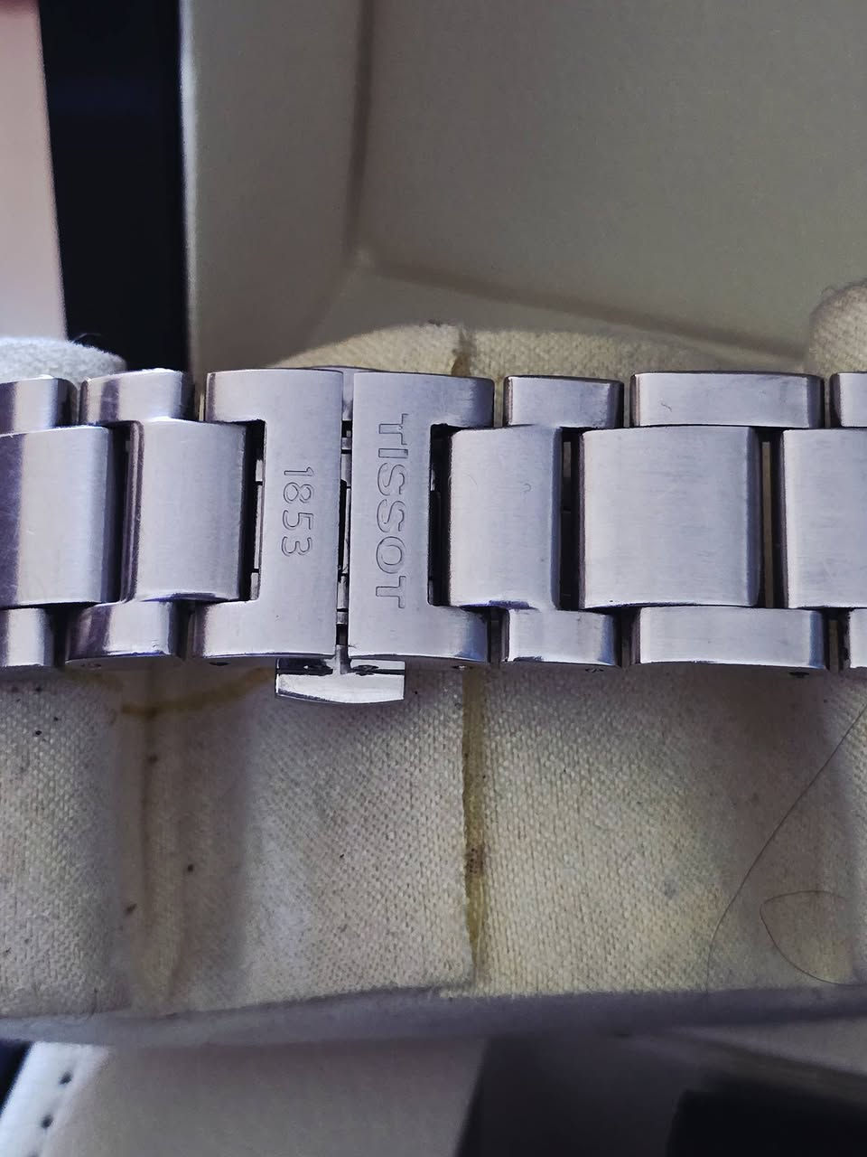 تيسوت
سويسري بطاريه 
كونوكراف ستوب وتش سناتر شغاله 
جام زفير 
سير ستنل ستيل اصلي 
نظافة تامه 
قطر ٣٣
١٥٠ دولار 
المكان اربيل 
يوجد توصيل 

Samer Akeel AlJboory 

https://www.tiktok.com/@samerakeelwatch?_r=1&_t=ZS-92XzzfzgLln


**إذا كنت صاحب هذا الإعلان وتريد حذفه لأي سبب، رجاءا أرسل رسالة إلى الدعم الفني**