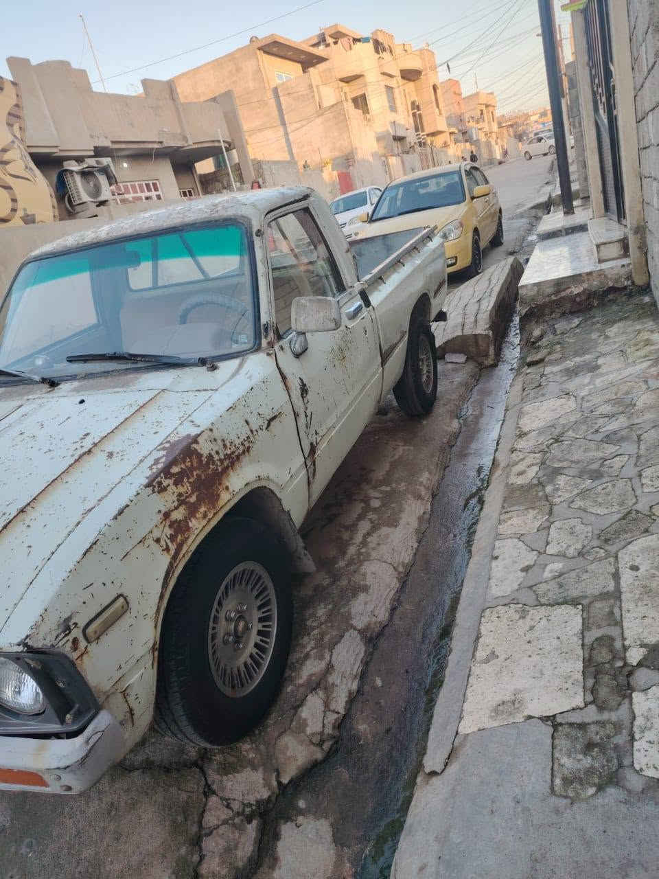 بيكم 80
كير محرك اكسن شرط 
طخم تيرات جديد
 رقم الماني 

وكشر كدام العين 
السعر 34 وبيه مجال رقم  *********** 
ما اتوجد عل فيس
